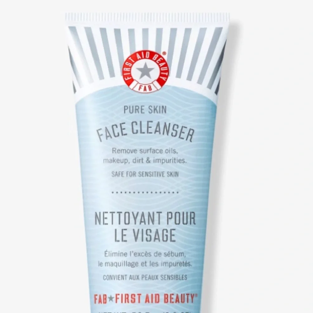 FIRST AID BEAUTY Travel Size Pure Skin Face Cleanser Travel Size 1oz NIP